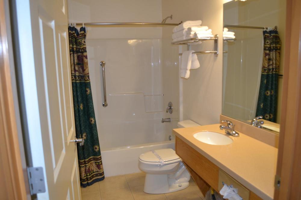 Queen Room interior